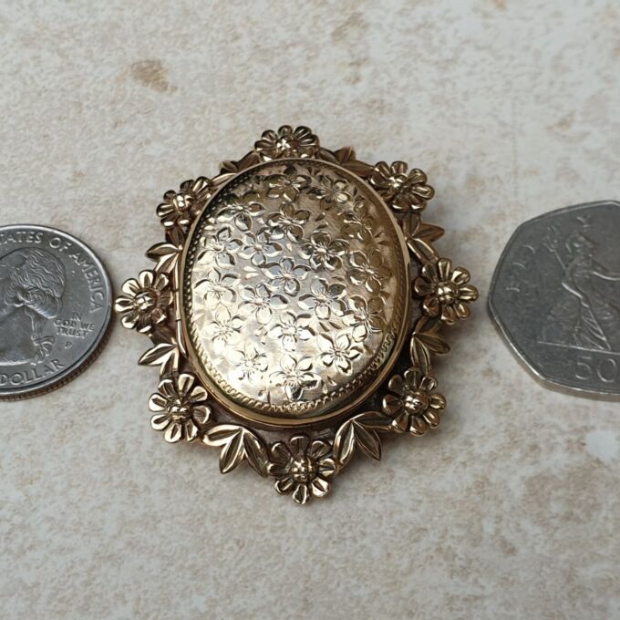 Incredibly Ornate Locket with Brooch and Pendant Options in 9ct Gold.