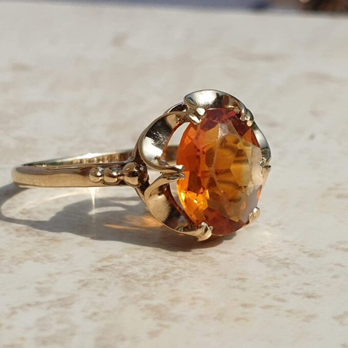 Madeira Citrine Oval Solitaire Ring in 9ct Gold,  a UK P 1/2 or a US 8.