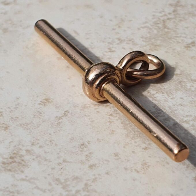 Plain Classic T Bar in 9ct Gold