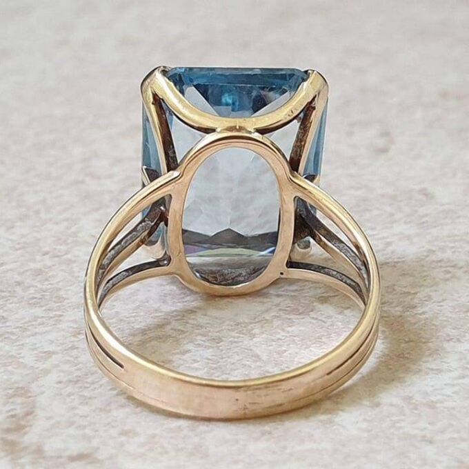 Synthetic Blue Spinel Solitaire Ring in 9ct Gold.