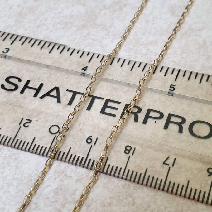 Oval Belcher or Rolo Chain in 9ct Gold, 17.5 inches.