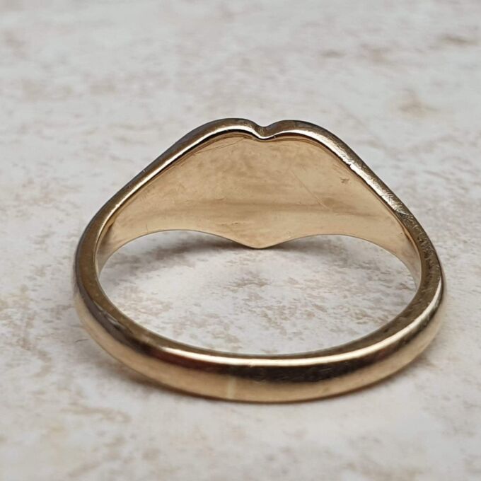 Heart Signet Ring in 9ct Gold, a UK L 1/2 or a US 6 1/4