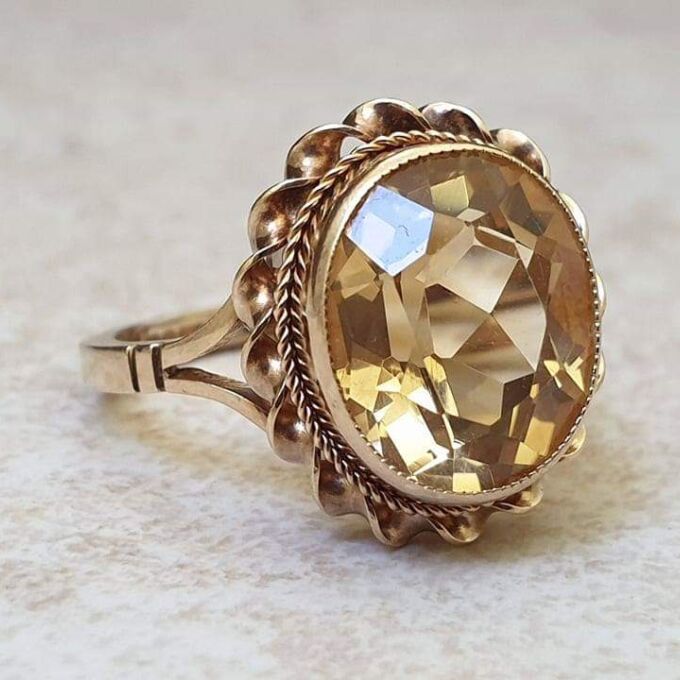 Citrine Solitaire Ring in 9ct Gold, a UK L 1/2-M or a US 6 1/4-6 1/2