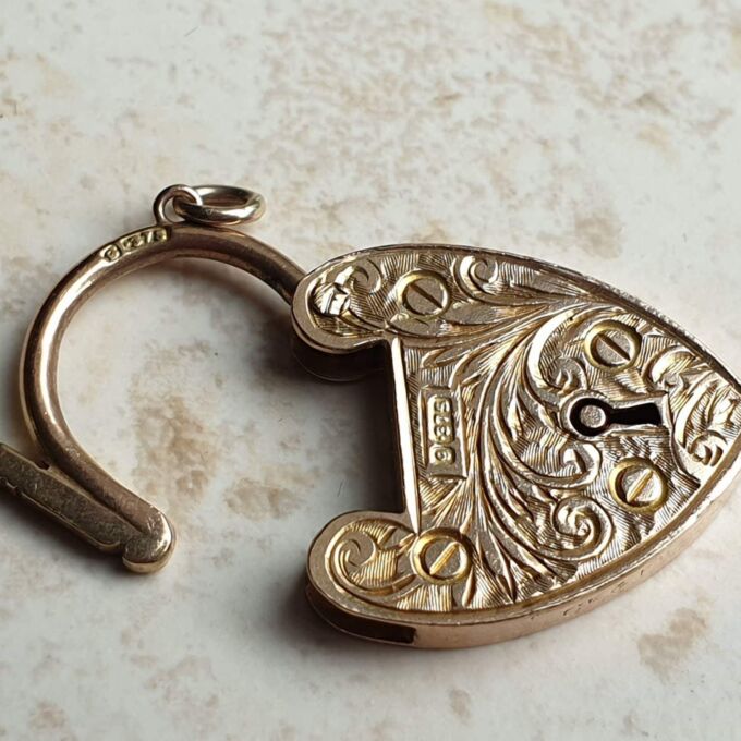 Incredibly Detailed Edwardian Heart Padlock in 9ct Gold