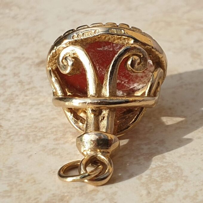 Carnelian Fob Pendant in 9ct Gold