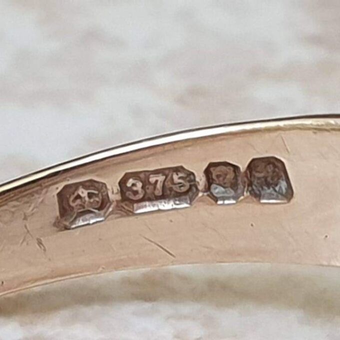 Emerald Cluster Ring in 9ct Gold.