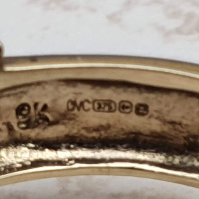 Dolphin Band Ring in 9ct Gold, a UK N 1/2 or a US 7 1/4