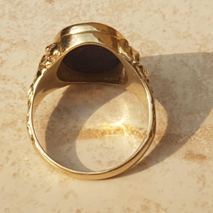 Large Lapis Lazuli Signet Ring in 9ct Gold, a UK S 1/2 or a US 9 3/4.
