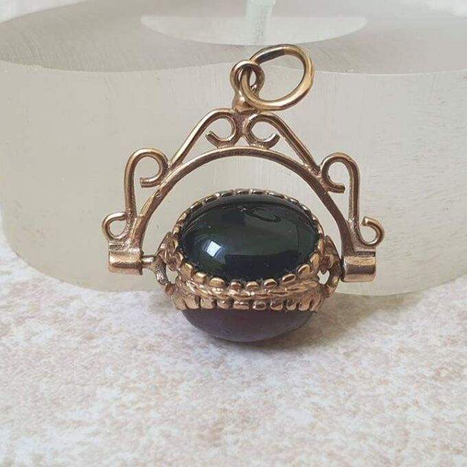 Three Stone Cabochon Spinner Fob Pendant in 9ct Gold