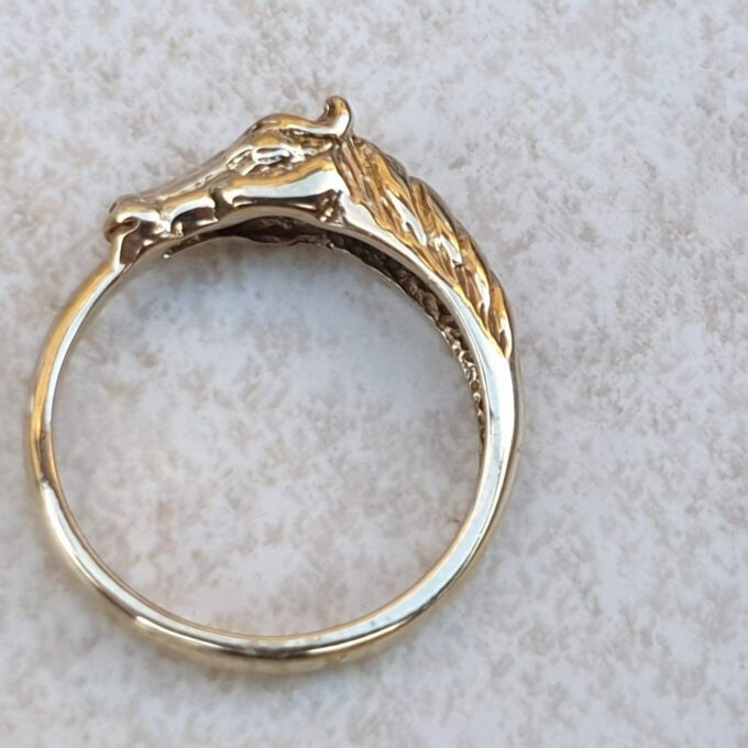 Horse Head and Mane Ring in 9ct Gold,  a UK O or a US 7 1/4.