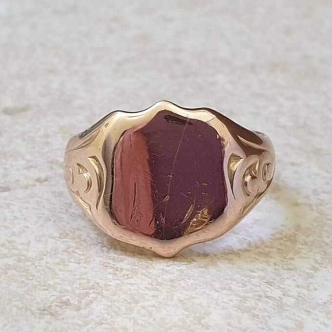 Shield Signet Ring in 9ct Rose Gold.