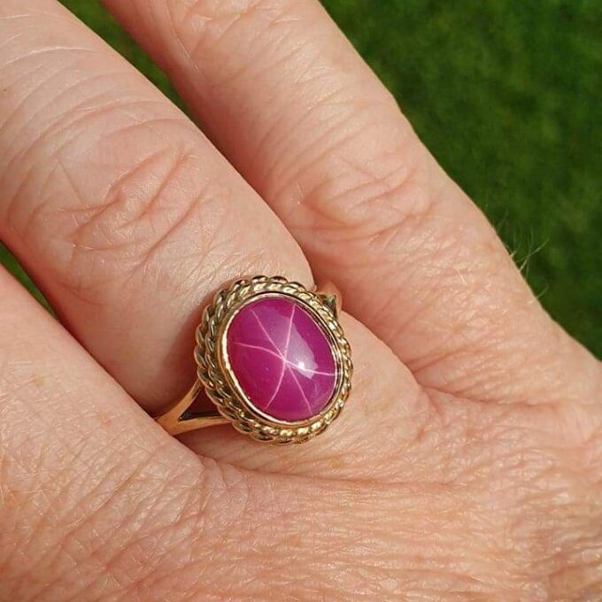 Synthetic Star Pink Ruby Ring in 9ct Gold.