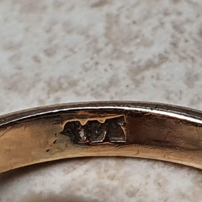 Oval Citrine Ring in 9ct Gold, a UK E or a US 2 1/2