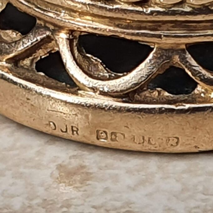 Ornate Onyx Intaglio Fob Pendant in 9ct Gold.