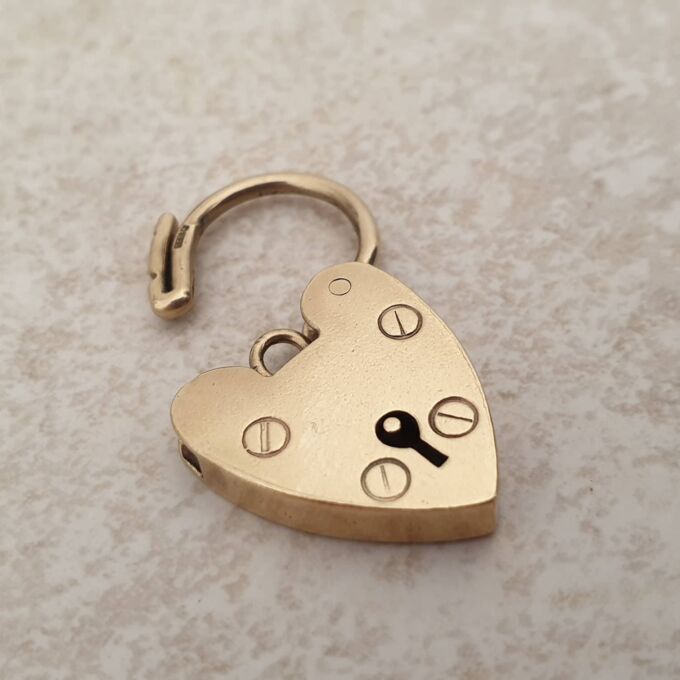 Large Plain Heart Padlock in 9ct Gold