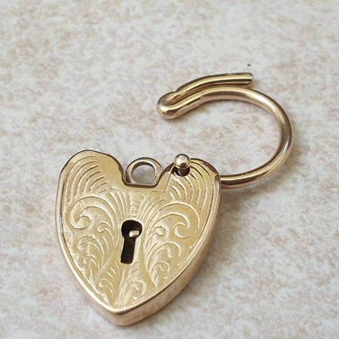 Engraved Front Fully Working Heart Padlock in 9ct Gold