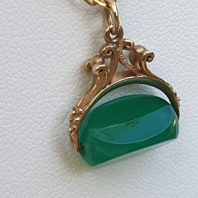 Chrysoprase Spinner Fob Pendant in 9ct Gold