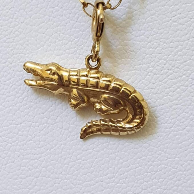 Alligator or Crocodile Charm Pendant in 9ct Gold
