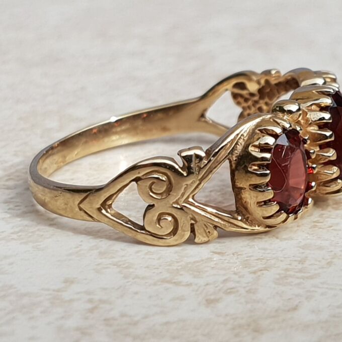 Sale – Three Stone Ornate Garnet 9ct Gold Ring, a UK M or a US 6 1/2.