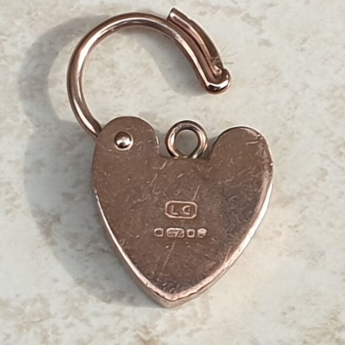 Simple Plain Heart Padlock in 9ct Rose Gold