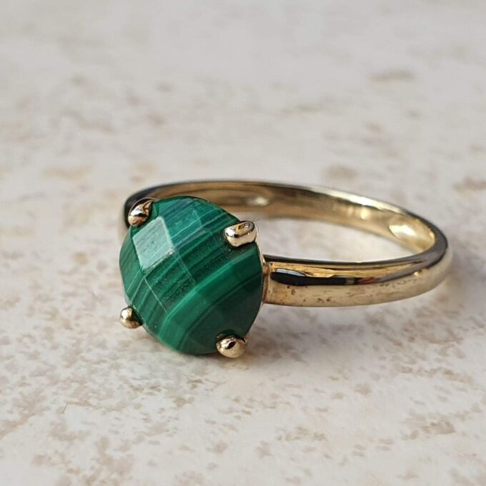 Reserved – Malachite Ring in 9ct Gold, a UK J 1/2 or a US 5 1/4