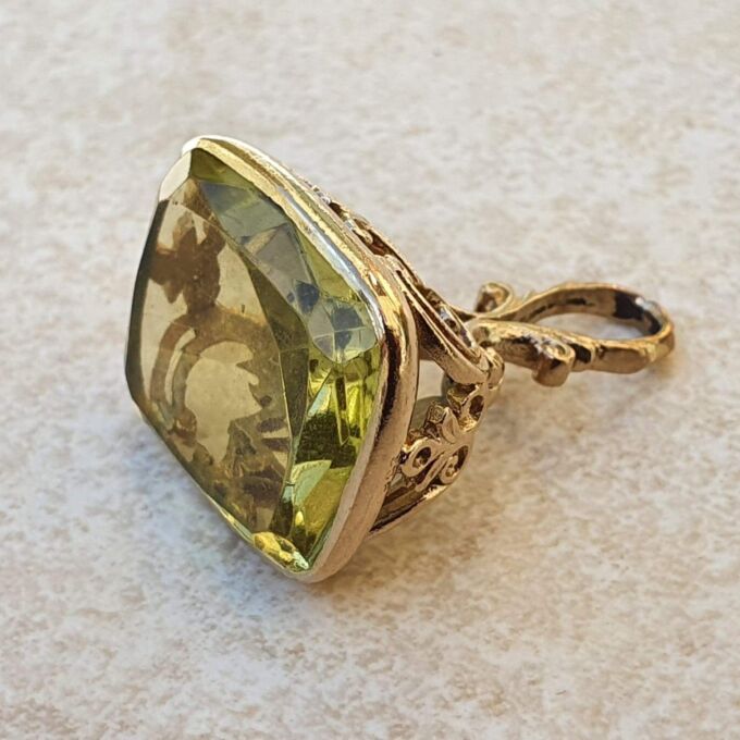 Green Paste Pendant in 9ct Gold.
