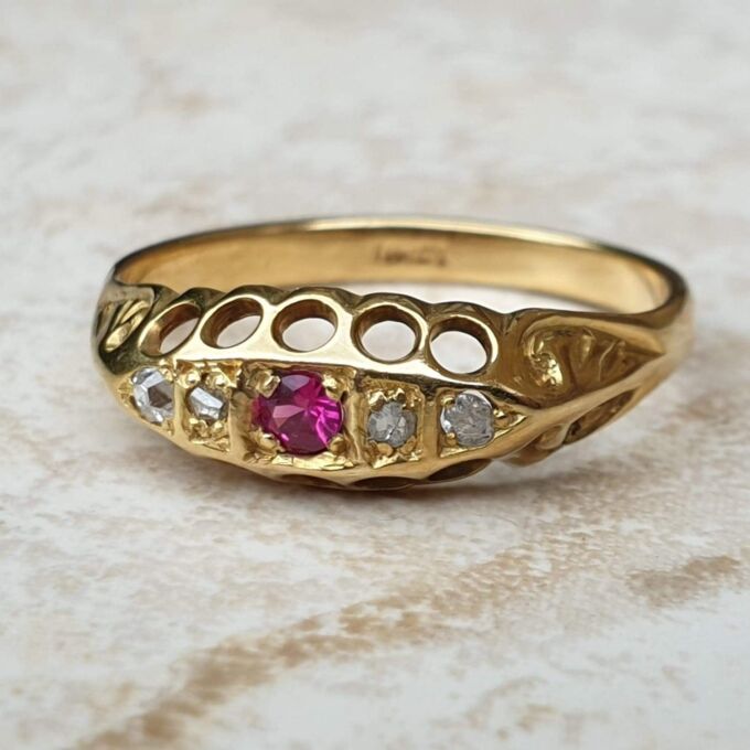 Sale – Fabulous Ruby & Diamond 18ct Gold Ring, a UK O or a US 7 1/2.
