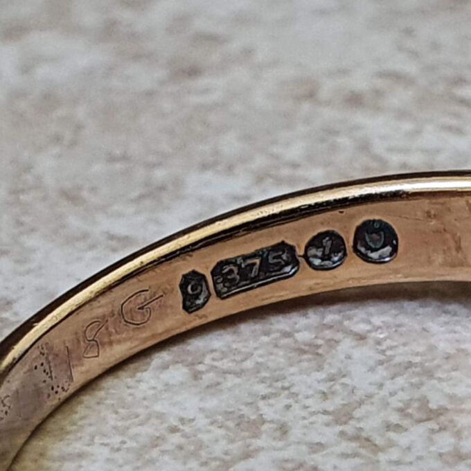 Synthetic Sapphire Gypsy Ring in 9ct Gold.