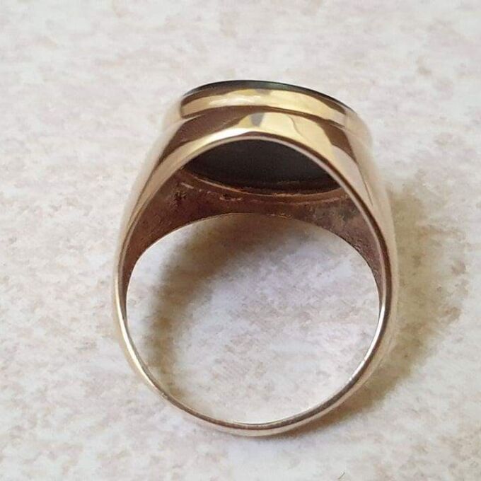 Hematite Centurion Signet Ring in 9ct Gold, a UK J 1/2 or a US 5 1/4