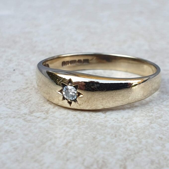 Diamond Solitaire Ring in 9ct Gold,  a UK P or a US 7 3/4 – 8.
