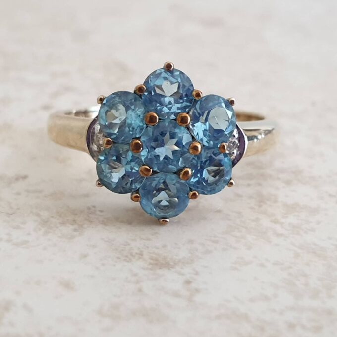Topaz Flower Cluster Ring in 9ct Gold,  a UK O 1/2 or a US 7 3/4.