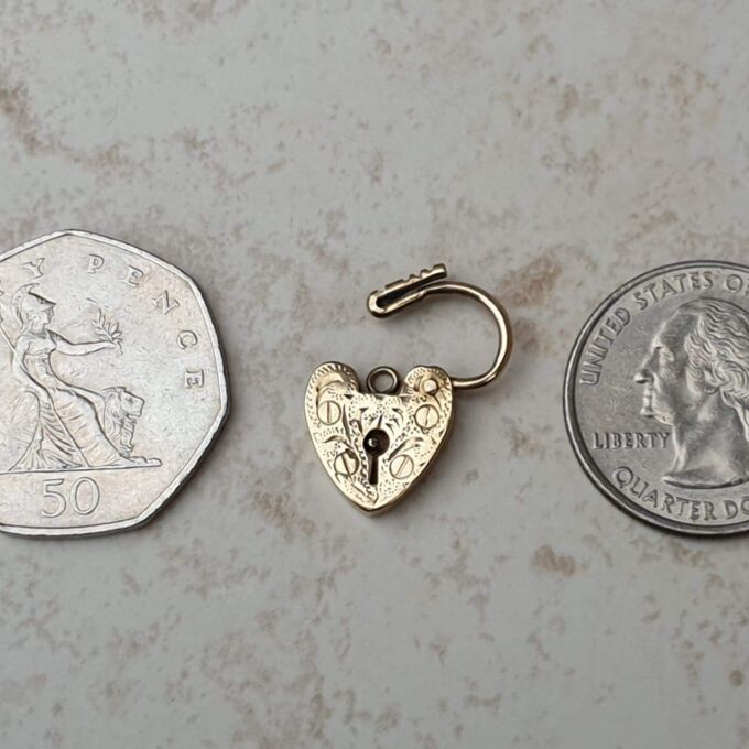 Engraved Heart Pendant in 9ct Gold