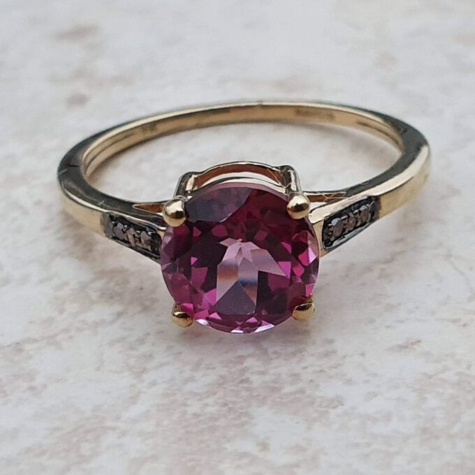 Pink Sapphire Ring in 9ct Gold, a UK R or a US 9.
