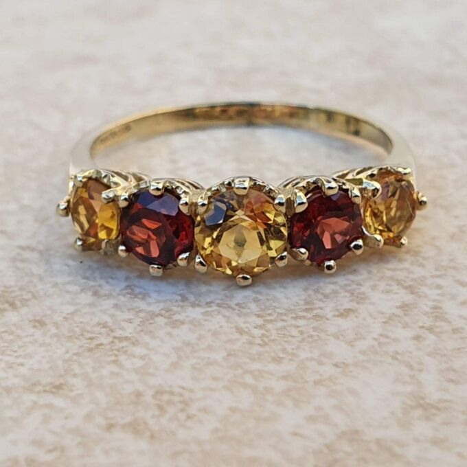 Garnet and Citrine Ring in 9ct Gold, a UK Q1/2 or a US 8 3/4