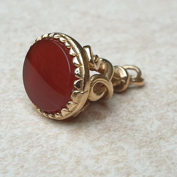 Carnelian Fob Pendant in 9ct Gold