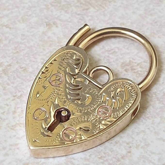 Engraved Front Fully Working Heart Padlock in 9ct Gold