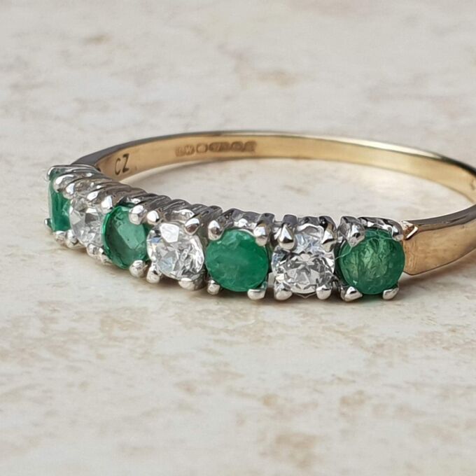 Sparkly Green and White CZ Ring in 9ct Gold, a UK P or a US 8.