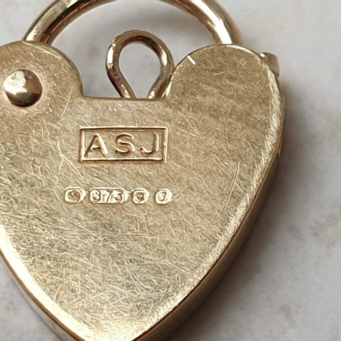 Plain Heart Padlock in 9ct Gold