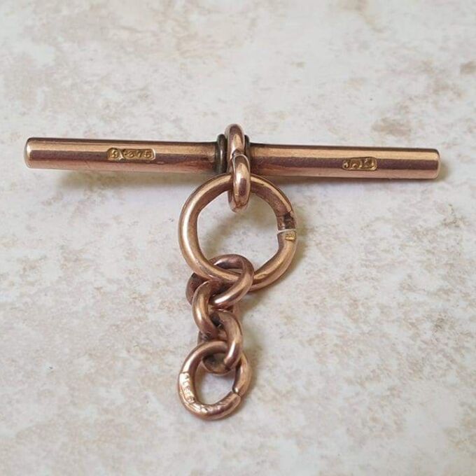 Old T or Albert Bar in 9ct Rose Gold.