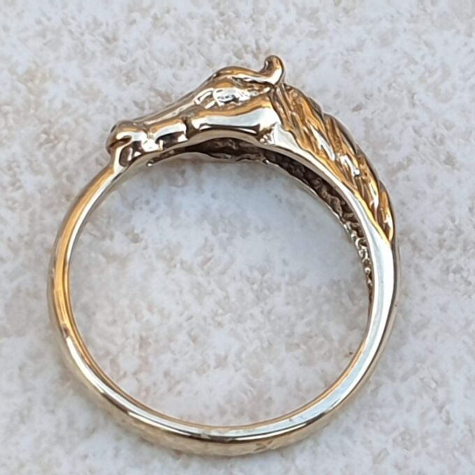 Horse Head and Mane Ring in 9ct Gold,  a UK O or a US 7 1/4.