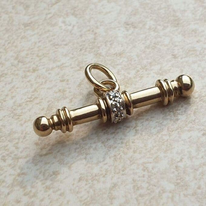 Fancy T Bar Pendant in 9ct Gold