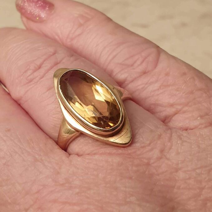 Large Citrine Frame Ring in 9ct Gold, a UK K or a US 5 1/2