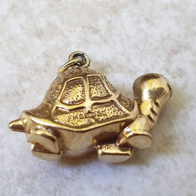 Tortoise Charm Pendant in 9ct Gold