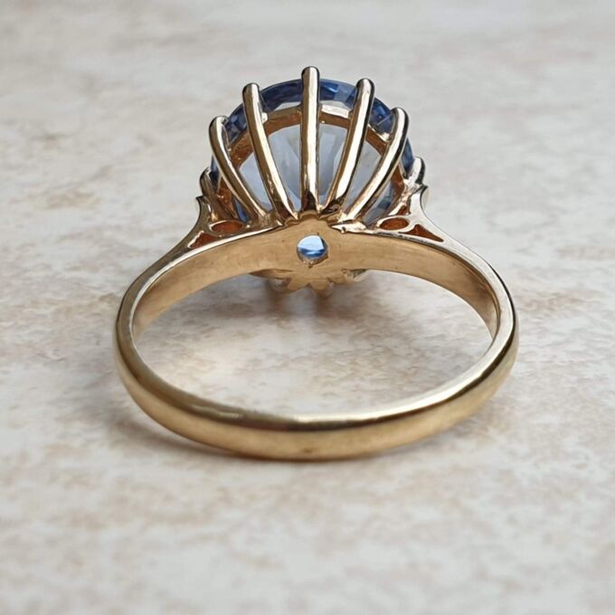 Blue Synthetic Spinel Solitaire Ring in 9ct Gold, a UK I 1/2 or a US 4 3/4