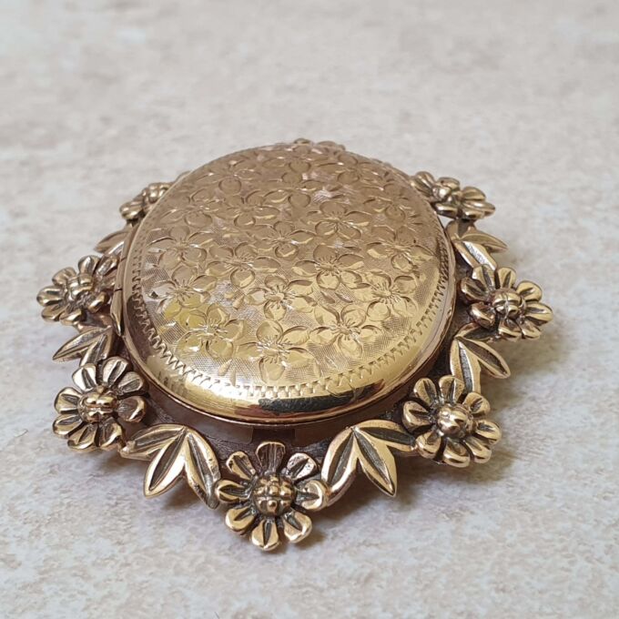 Incredibly Ornate Locket with Brooch and Pendant Options in 9ct Gold.