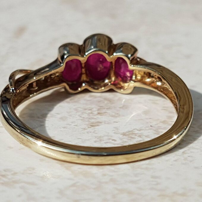 Ravishing Synthetic Ruby Three Stone Trilogy 9ct Gold Ring