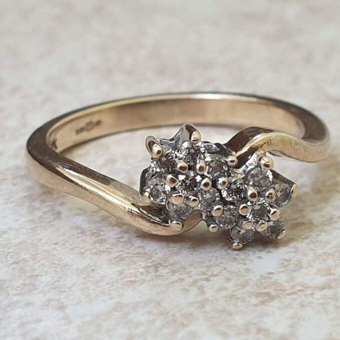 Diamond Twin Daisy Crossover Ring in 9ct Gold, a UK M or a US 6 1/4