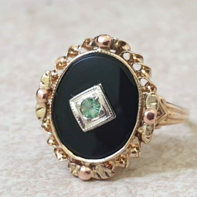 Vintage Onyx Ring in 10k Rose and Yellow Gold, a UK J or a US 5