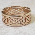 Celtic Knot Band Ring in 9ct Gold, a UK K 1/2 or a US 5 3/4