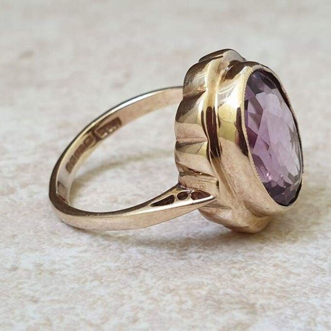 Amethyst Solitaire Frame Ring in 9ct Gold, a UK K or a US 5 3/4